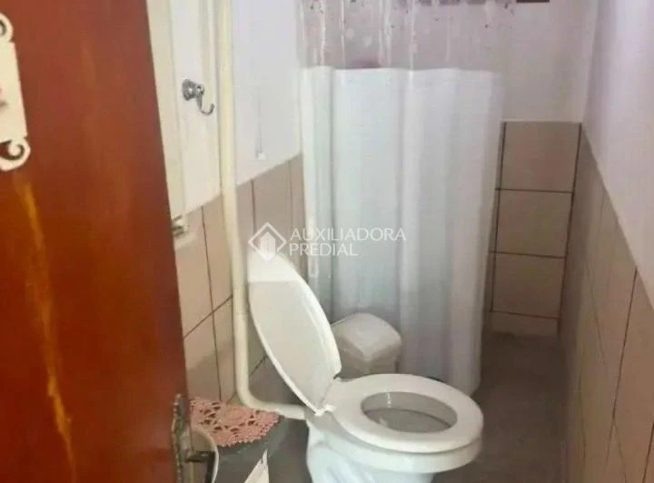 Unfurnished house with 5 bedrooms, 3 en-suites and 420 m² — photo 8