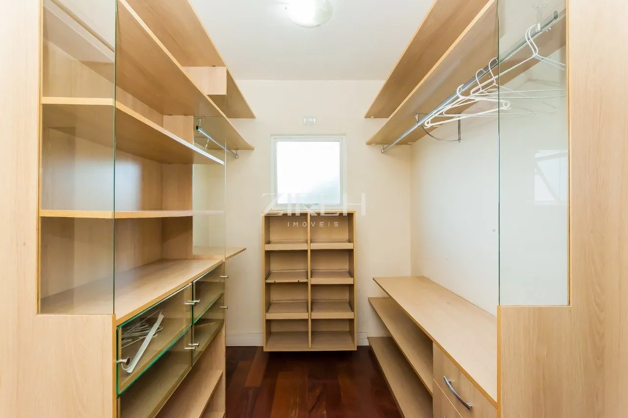 Gated house with 4 en-suite bedrooms and 431 m² — photo 21