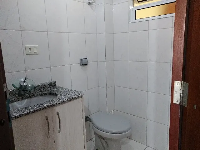 195 m² house with a home office and a bathtub — photo 13