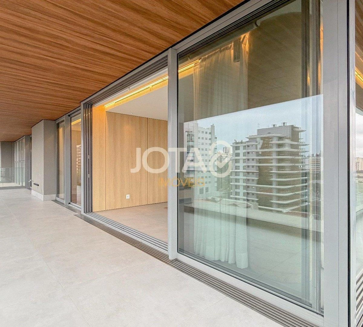Furnished 195 m² apartment with 2 en-suite bedrooms — photo 28