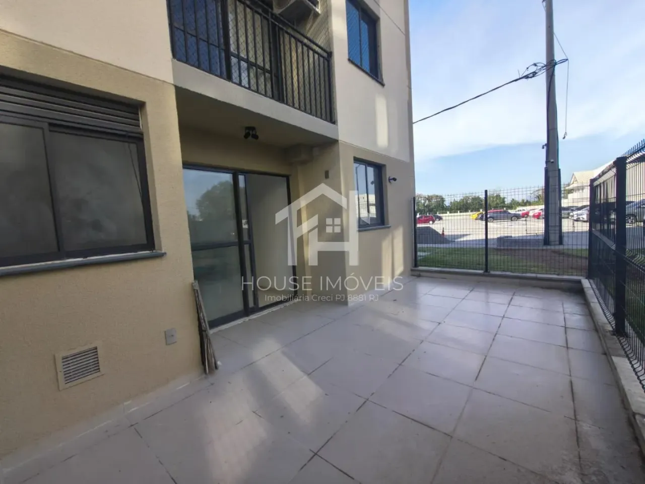 Unfurnished apartment with 2 bedrooms and 2 bathrooms — photo 8