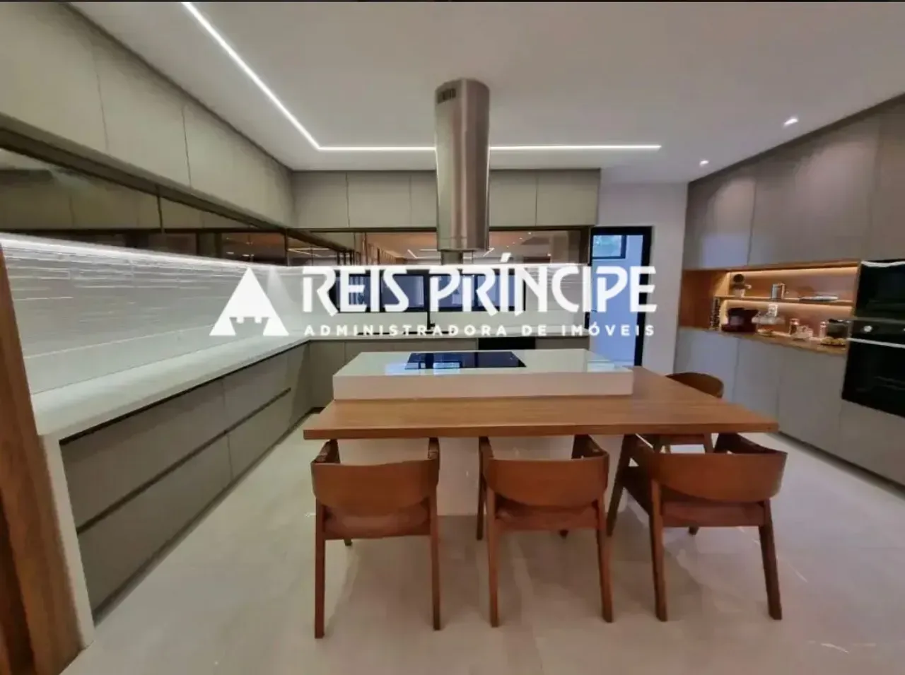 Furnished house with open-plan kitchen and 5 bedrooms — photo 8