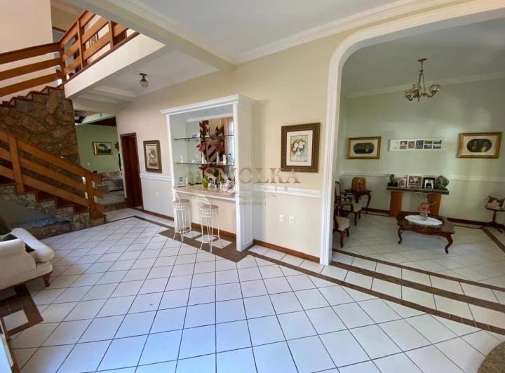 House with 5 bedrooms and private garden — photo 6