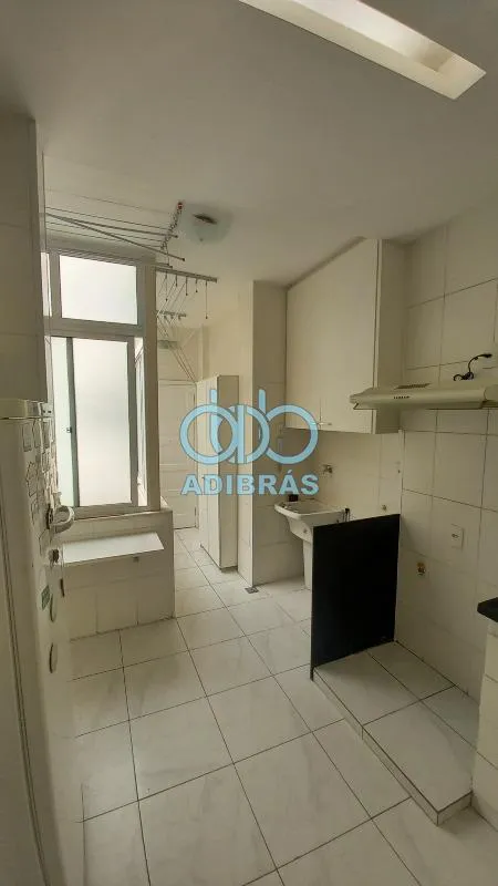 86 m² apartment with a home office and a walk-in closet — photo 9