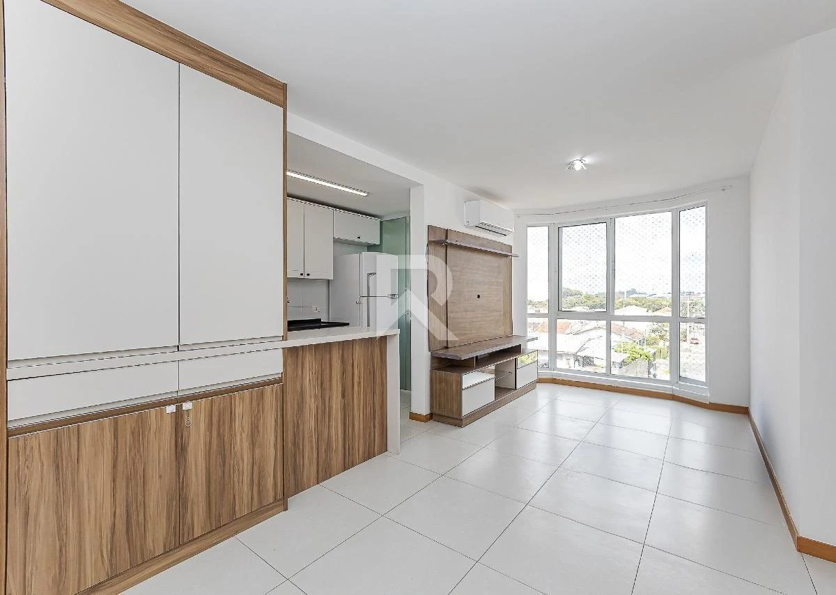 3-bedroom apartment in a building with a coworking space — photo 3