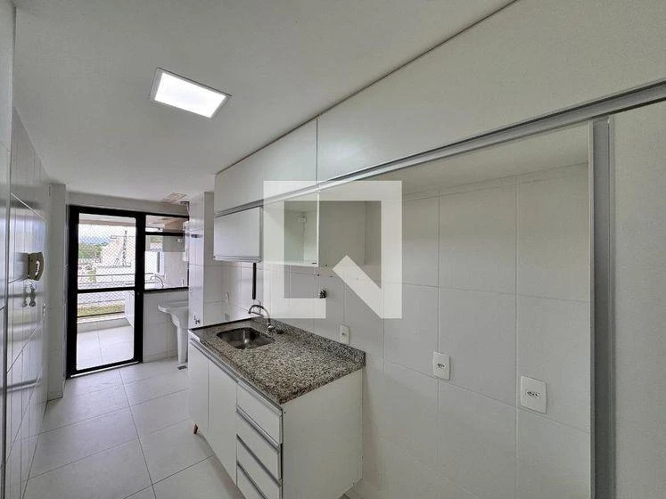 2-bedroom apartment in a building with a gym — photo 2