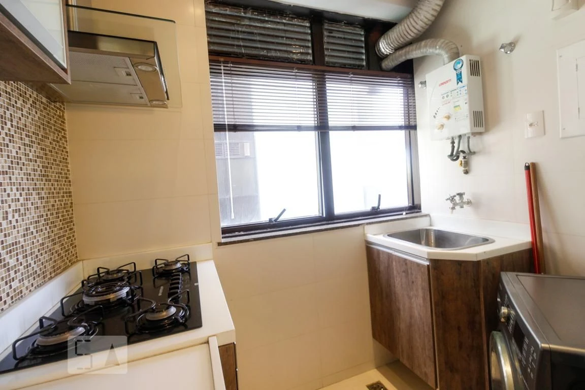 Furnished apartment, 90 m², with a glass-enclosed balcony — photo 34