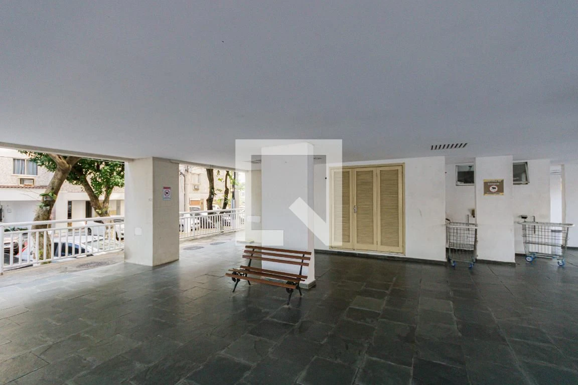Furnished apartment with 2 bedrooms and a balcony — photo 29