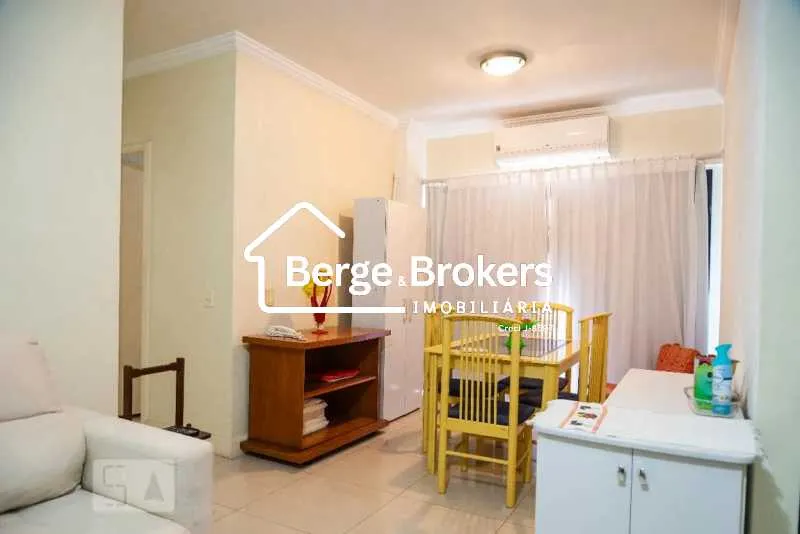 Furnished 1-bedroom apartment with garage parking