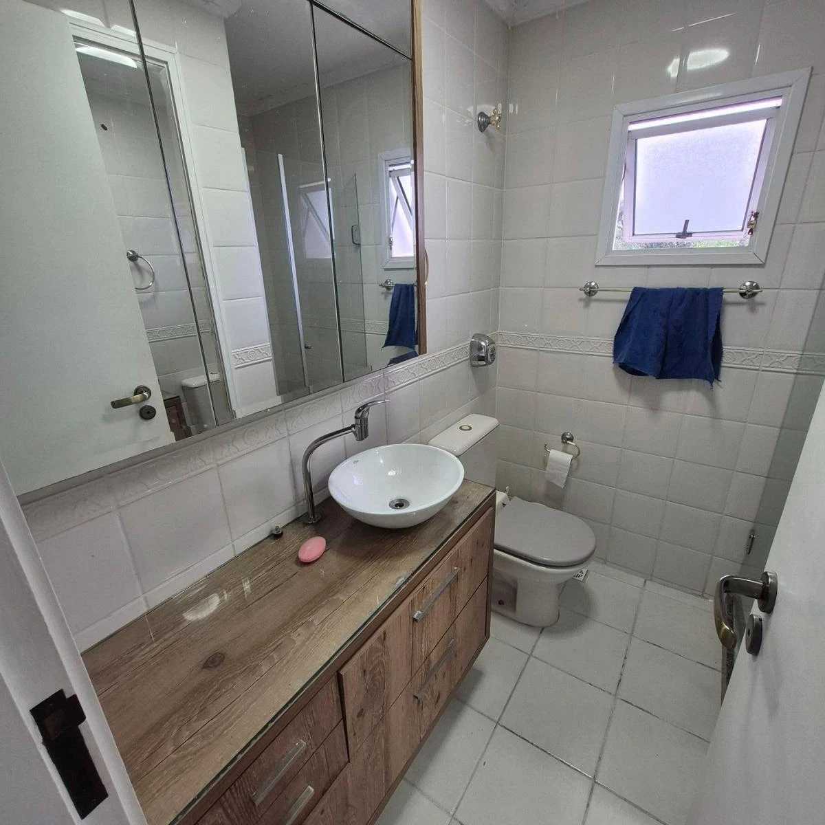 Furnished 3-bedroom apartment with covered parking — photo 15