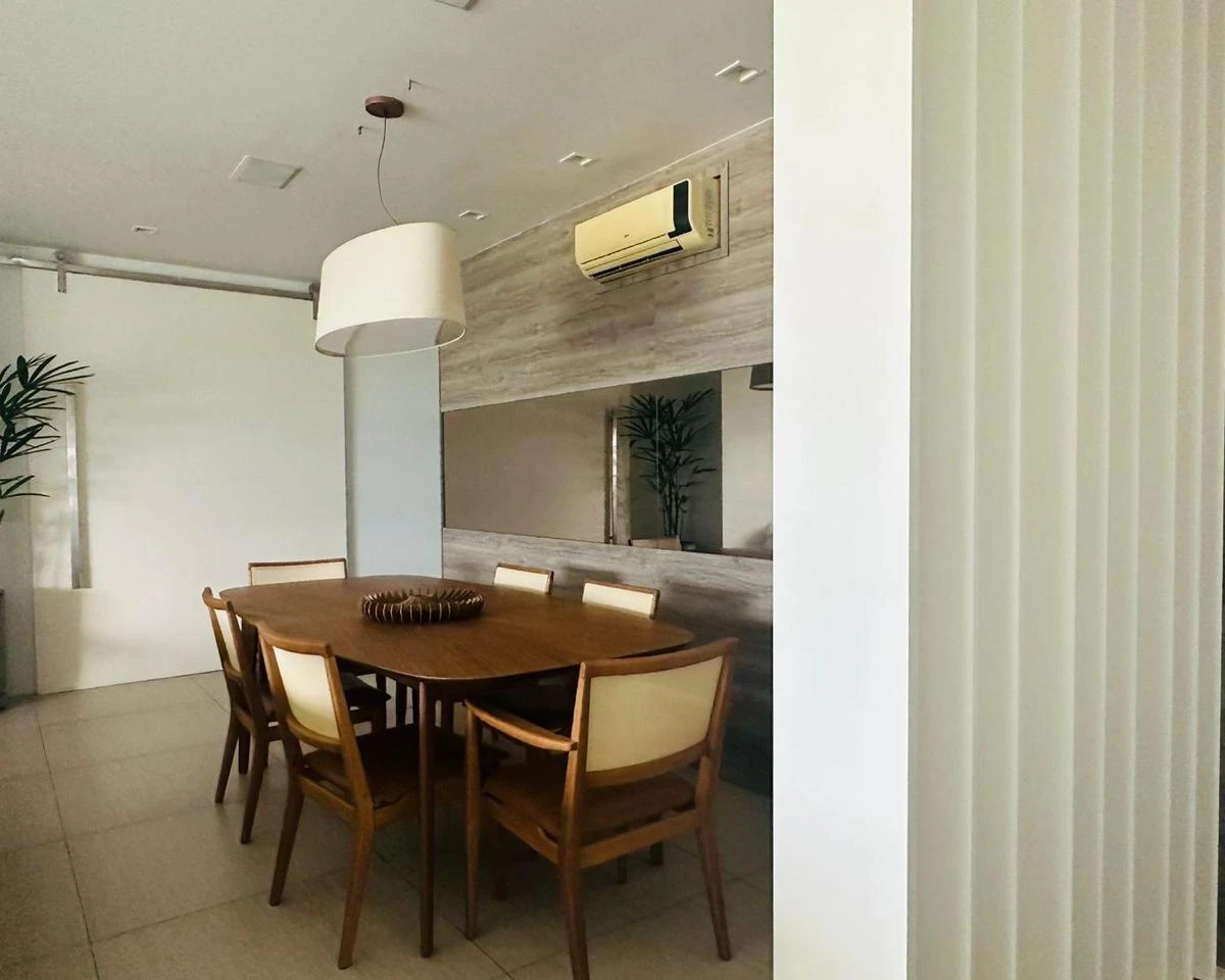 Furnished 260 m² apartment with open-plan kitchen — photo 16