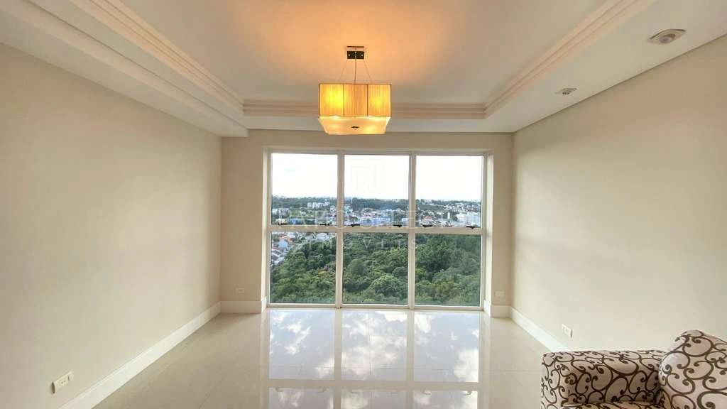 Apartamento de 4 dormitorios con ventanas del suelo al techo — photo 5