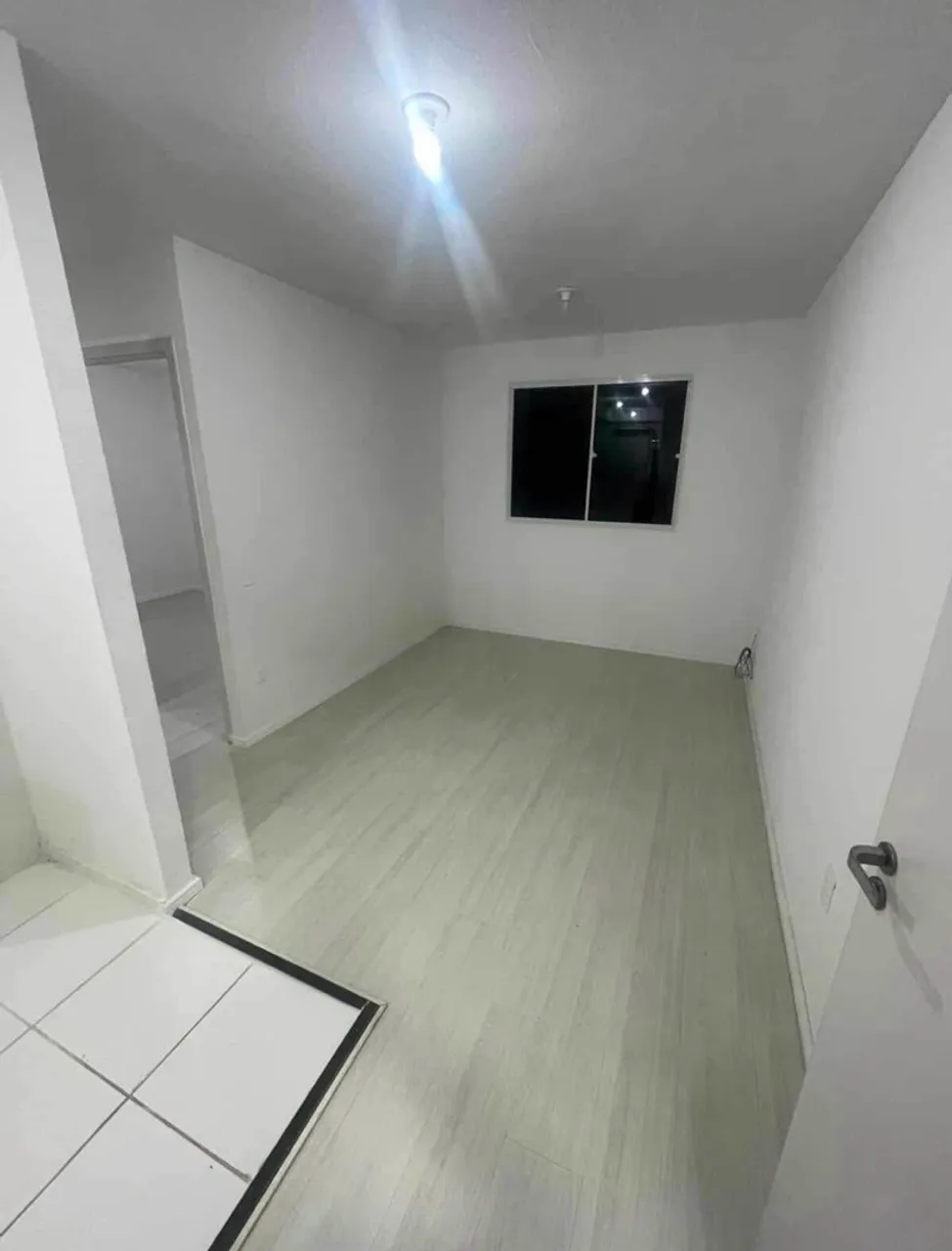 Wood or laminate floors in a 2-bedroom apartment, 50 m² — photo 6