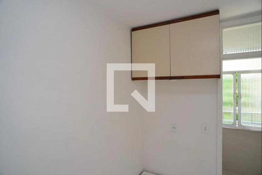 2-bedroom apartment in a building with a gym — photo 27