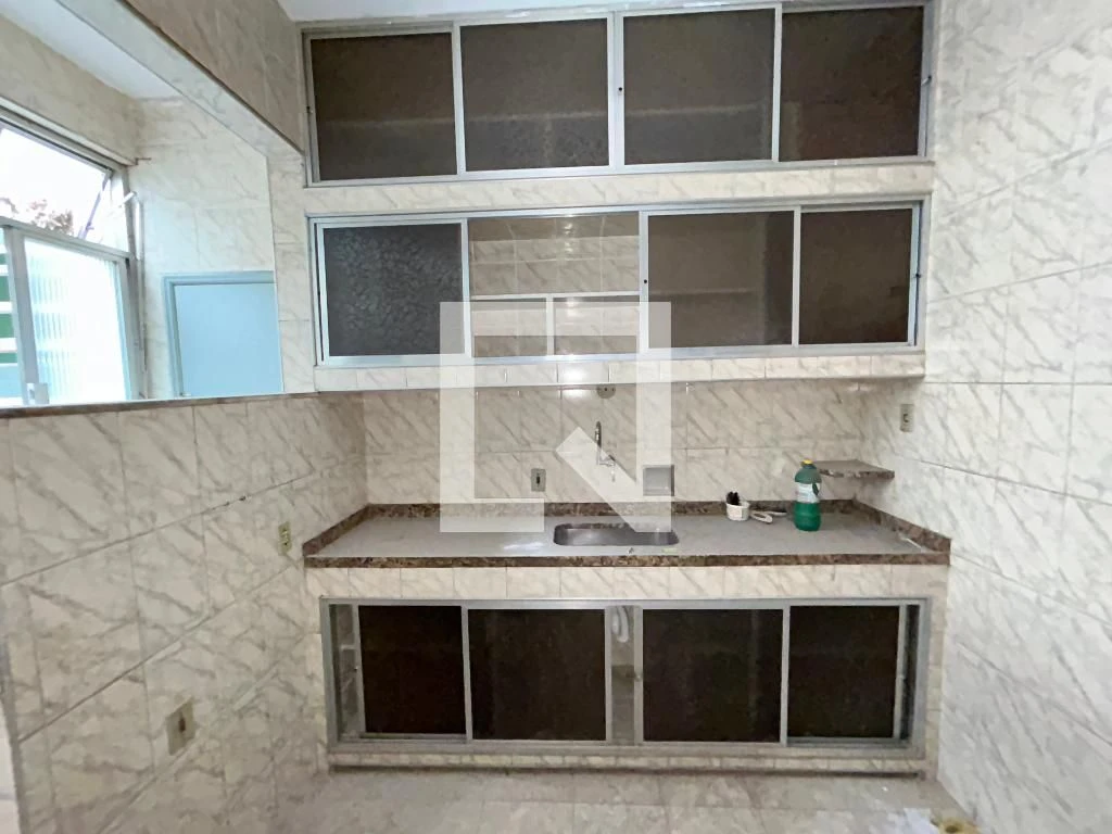Unfurnished apartment with 2 bedrooms and separate kitchen — photo 25