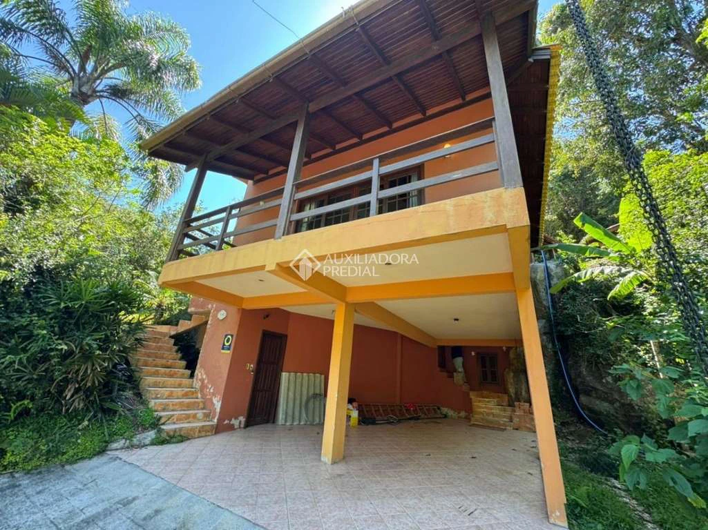 Rental house with 5 bedrooms, 6 bathrooms and 213 m² — photo 5