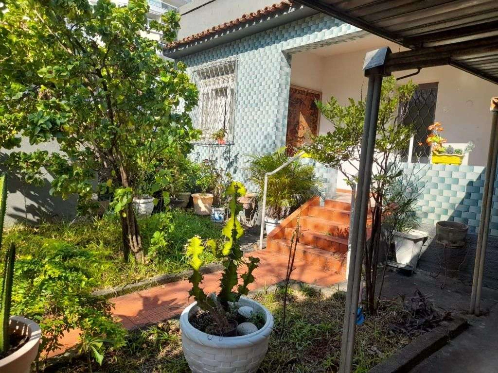 Casa mobiliada com 4 quartos e cozinha com fogão a gás — photo 9