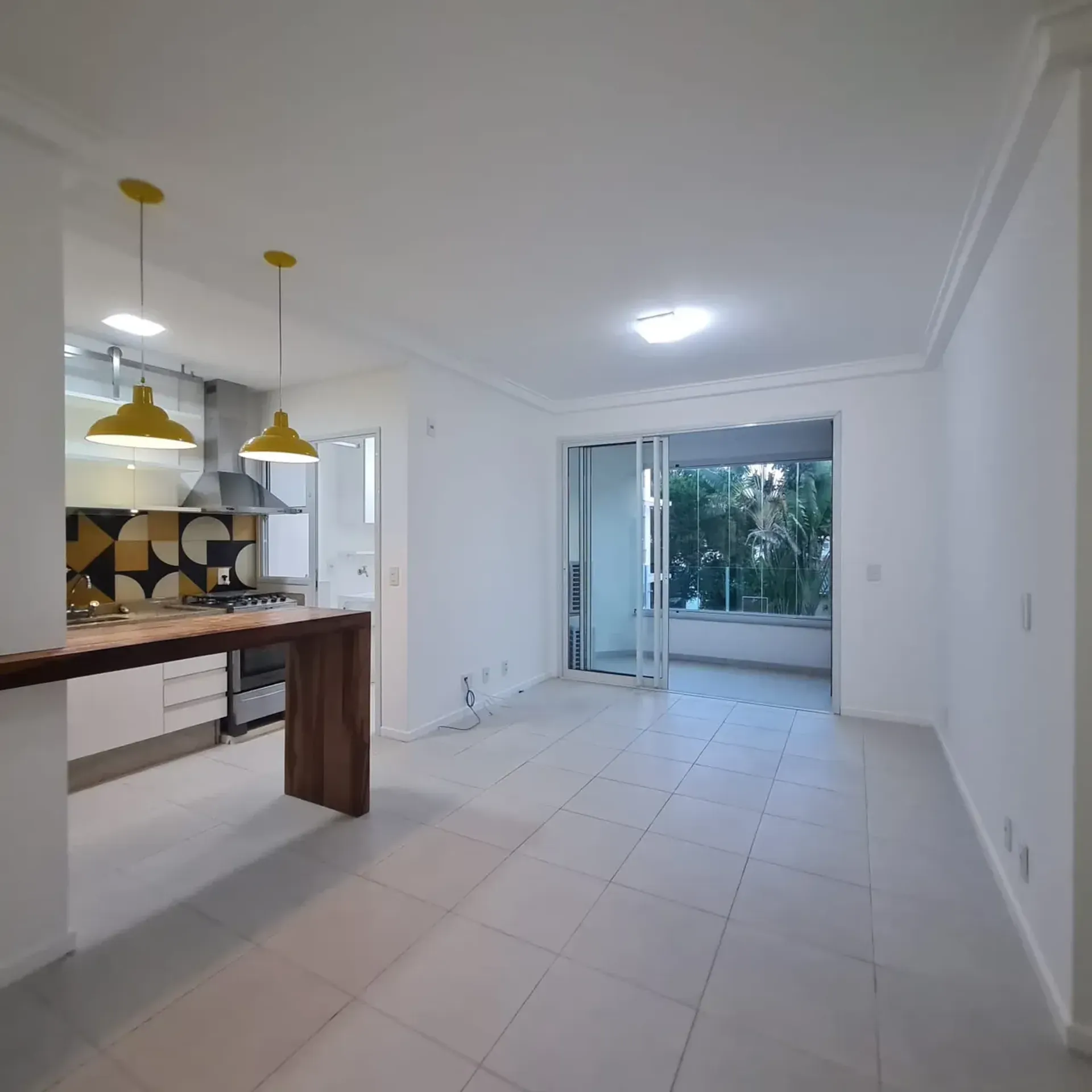 Apartamento de 2 quartos com 80 m² e sacada com churrasqueira