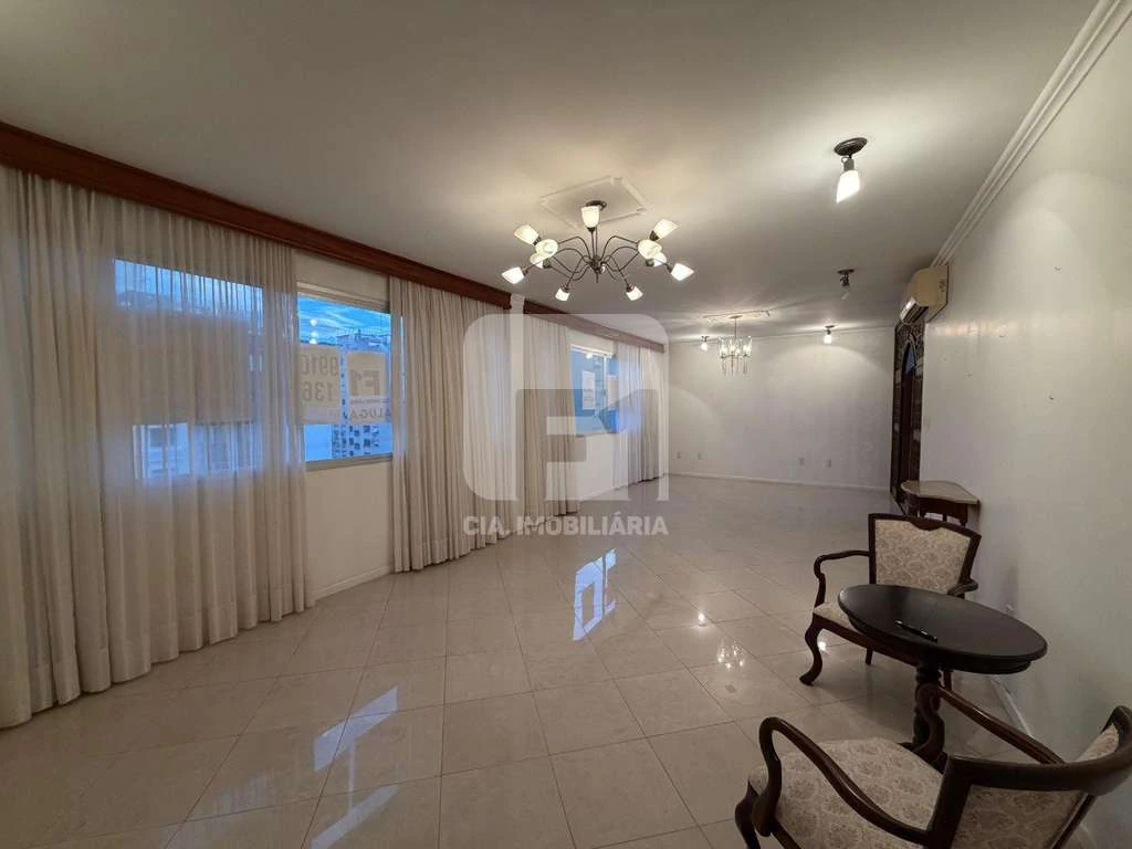Apartamento de 4 habitaciones con zona de lavandería — photo 2