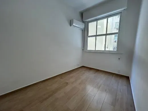 Apartment on the 2nd floor with wood or laminate floors — photo 3