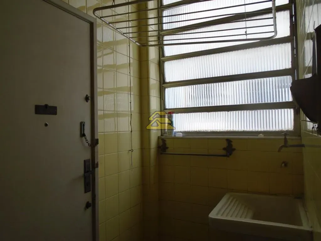 Apartamento de 2 quartos com cozinha separada e fogão a gás — photo 23