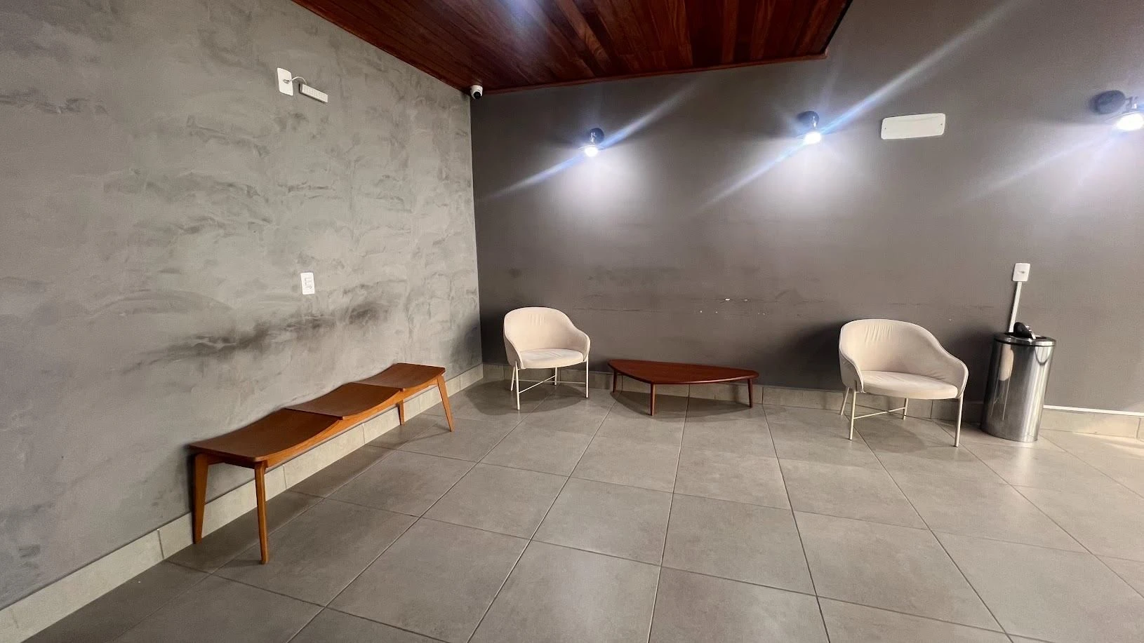 Apartamento de 2 quartos com varanda fechada de vidro — photo 27