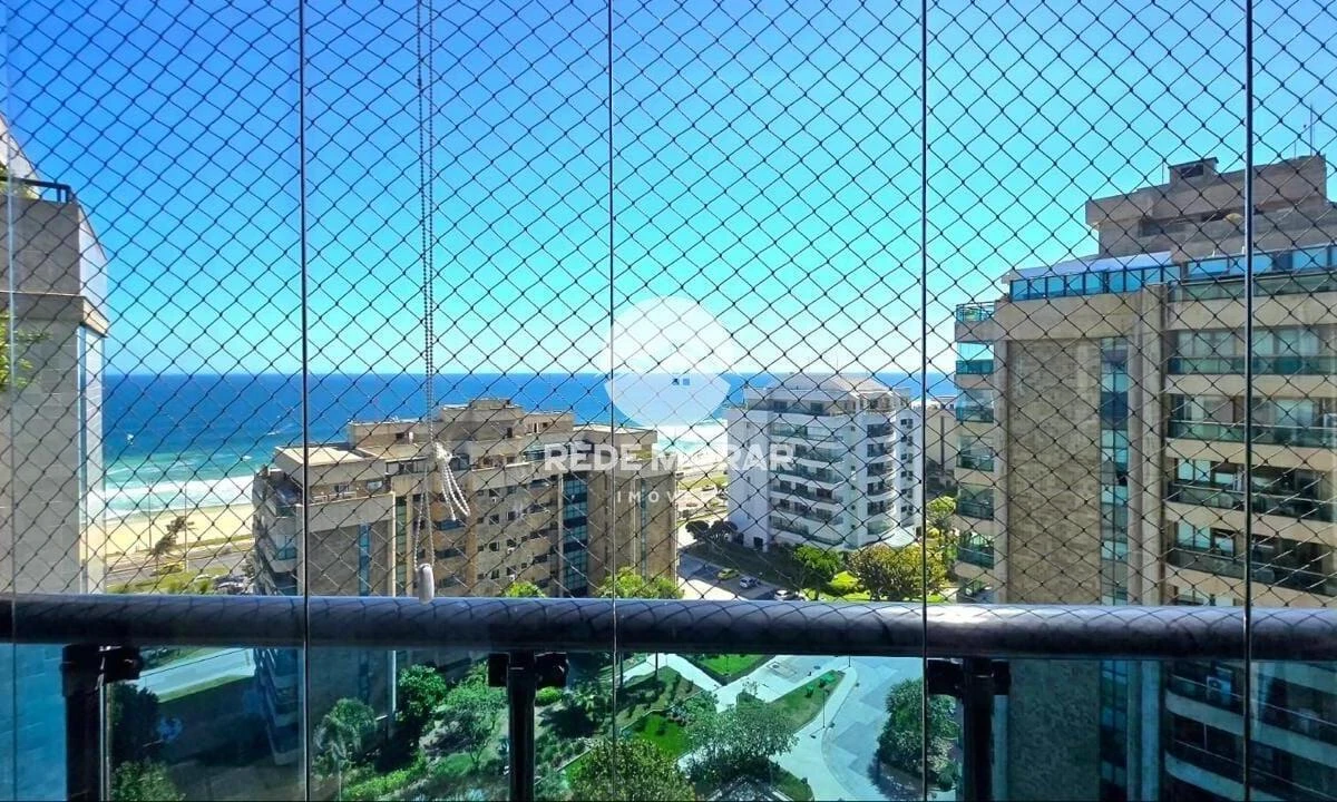 4-bedroom apartment with a water view — photo 33