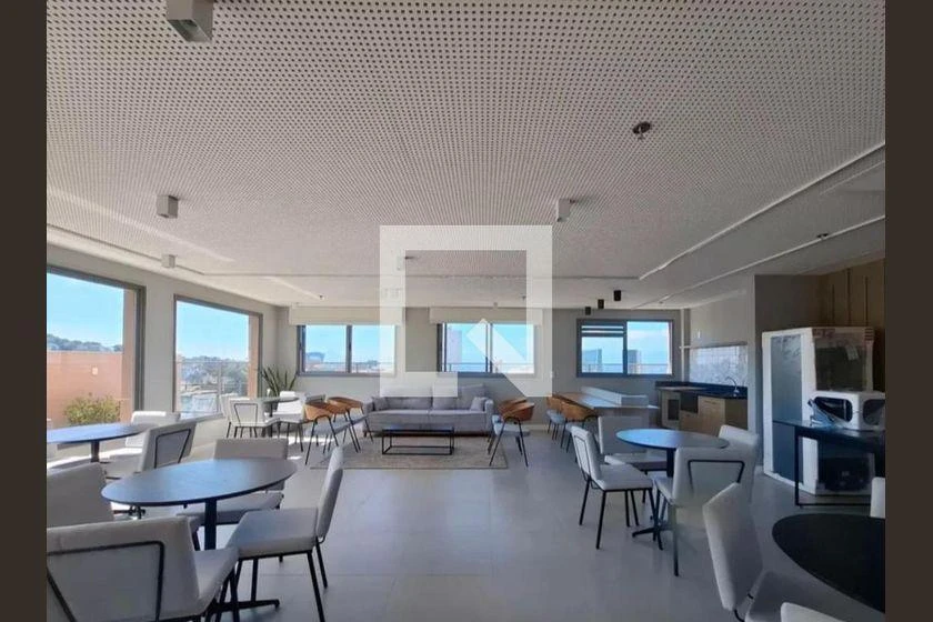 1-bedroom apartment with balcony and 38 m² — photo 3