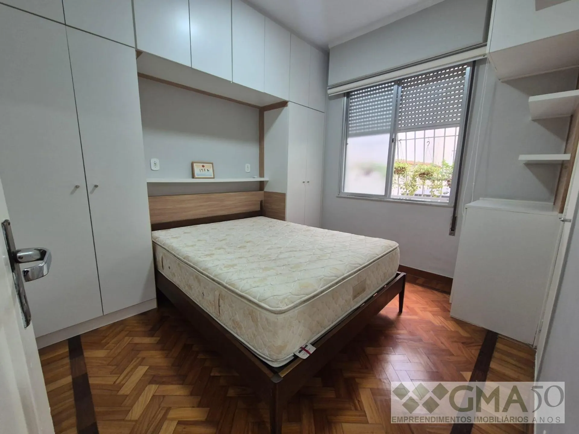 Furnished apartment, 90 m², with wood or laminate floors — photo 3