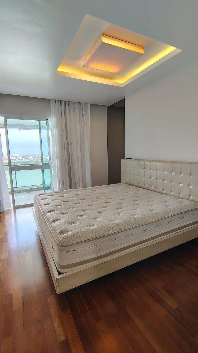 Furnished 249 m² apartment with 3 en-suite bedrooms — photo 41