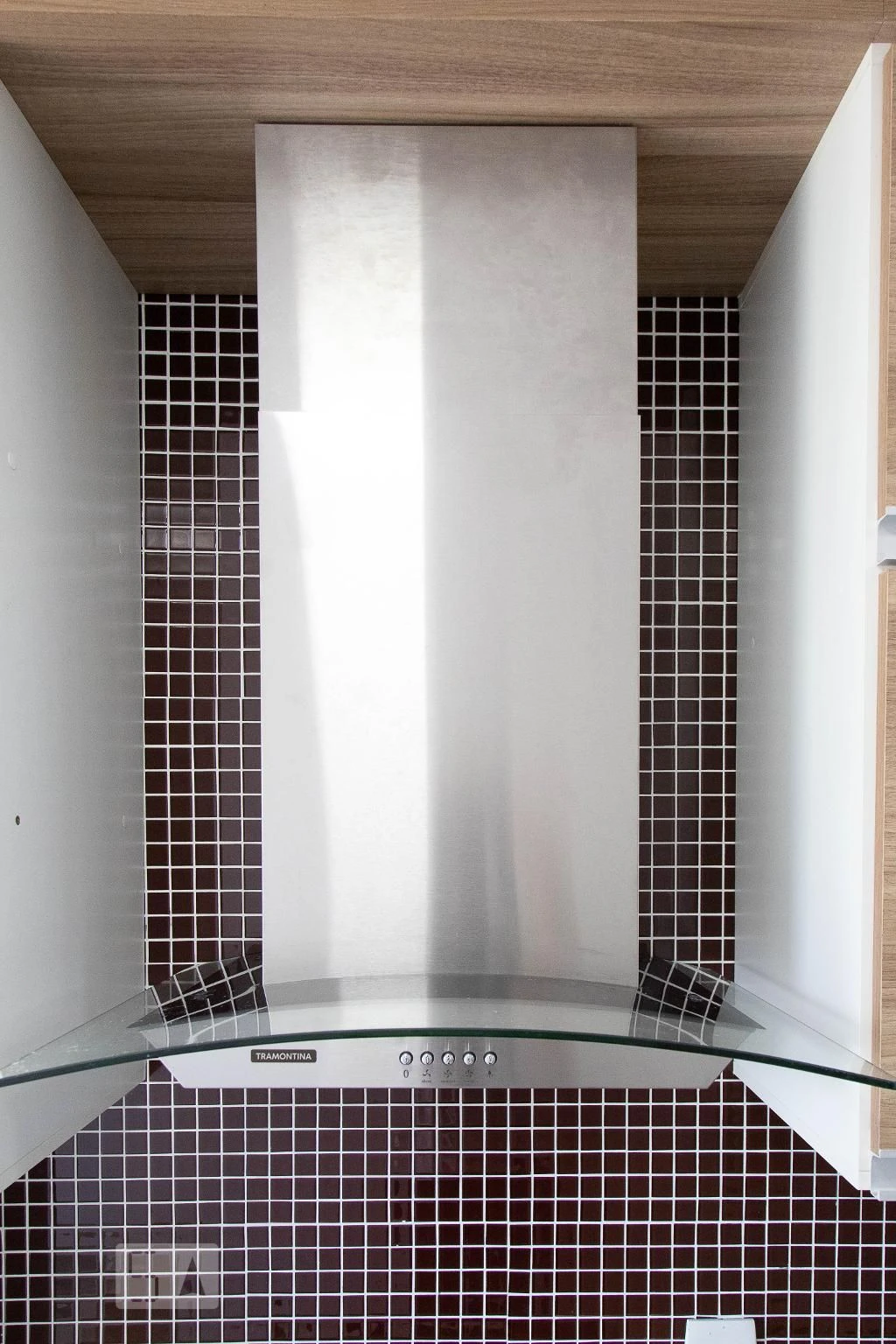 Balcony with a grill in a 2-bedroom apartment, 90 m² — photo 28