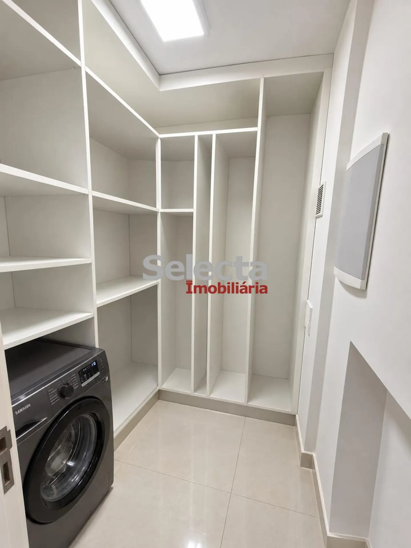 Квартира 100 м² с 3 спальнями и камином — photo 14