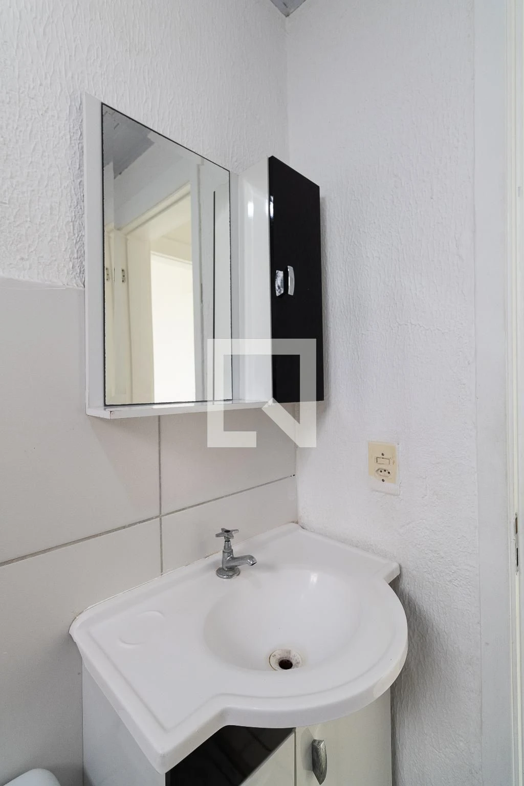 Apartamento con piso de cerámica, 2 dormitorios y 1 plaza — photo 12