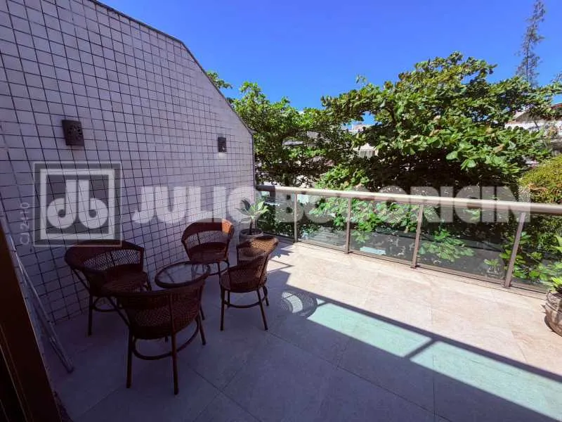 Duplex penthouse 300 m² with 5 bedrooms and 4 parking spots — photo 23