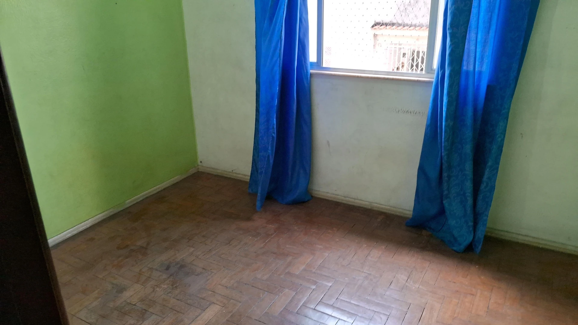 Unfurnished apartment with a closed gas kitchen — photo 16