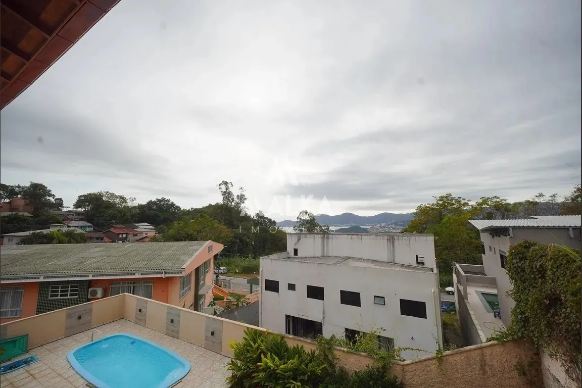 4-bedroom house with a water view in Florianópolis — photo 23