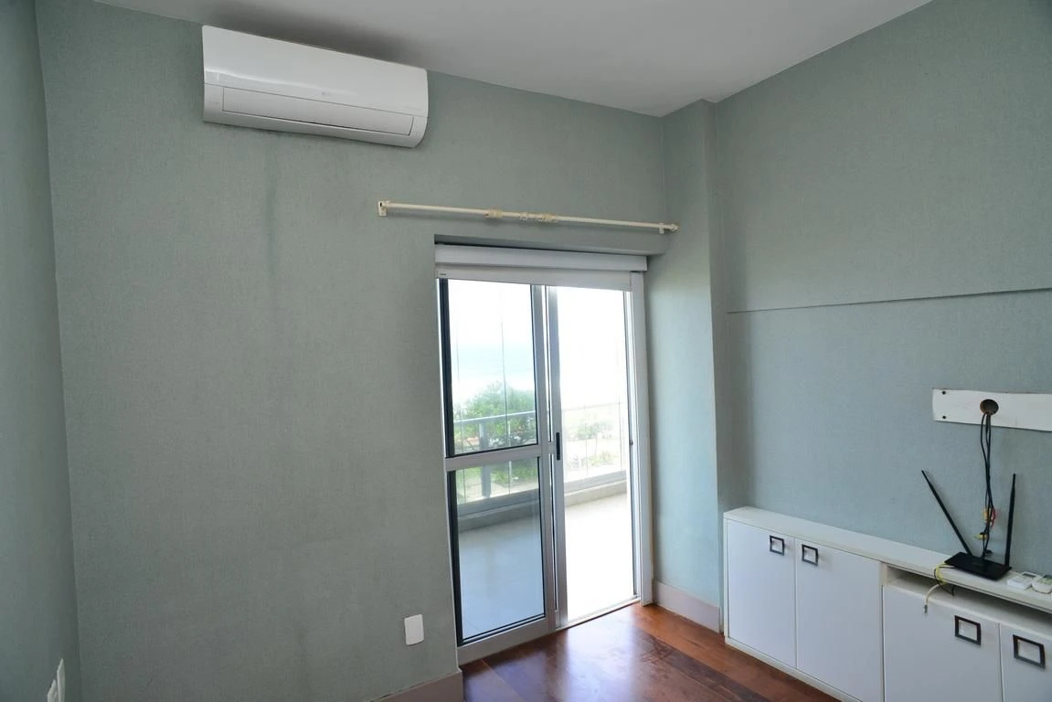 3-bedroom apartment in a building with a gym — photo 7
