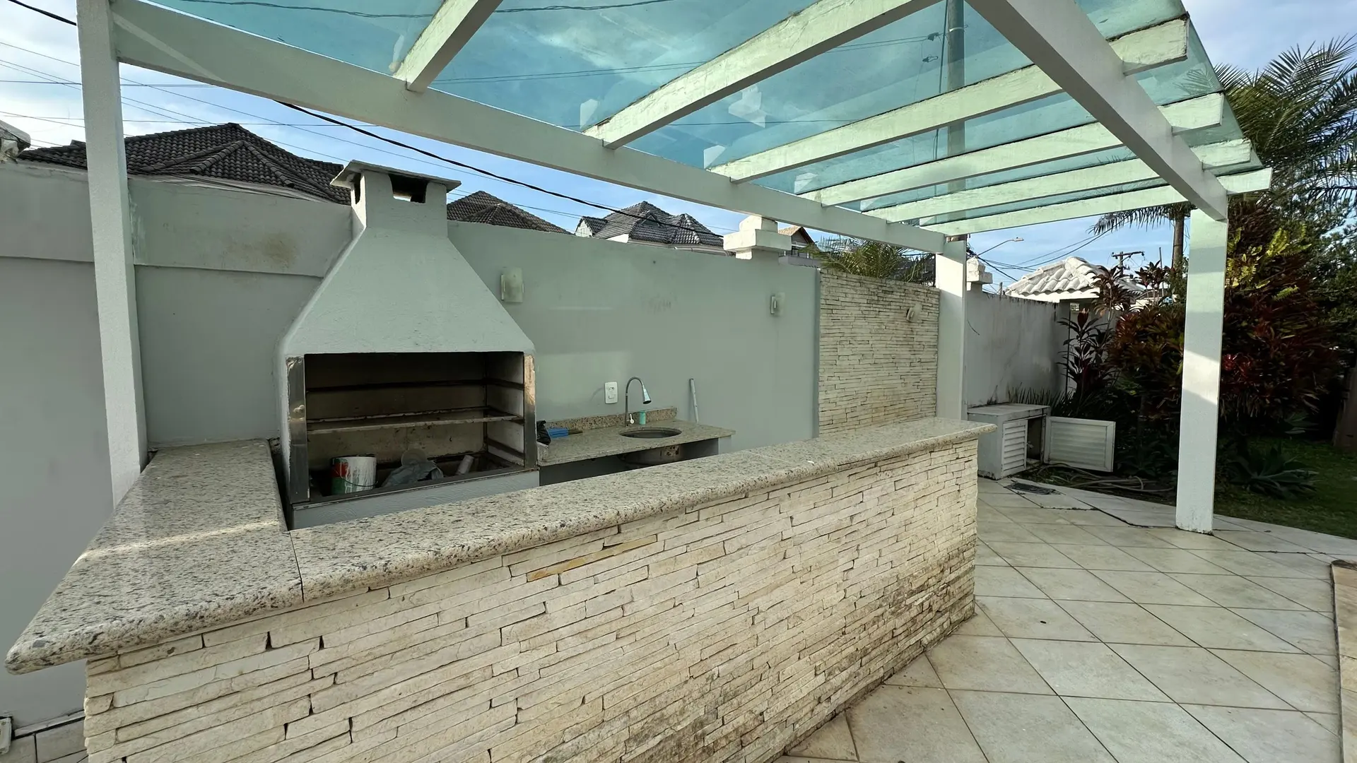 Condo house with 6 bedrooms and a balcony grill — photo 95