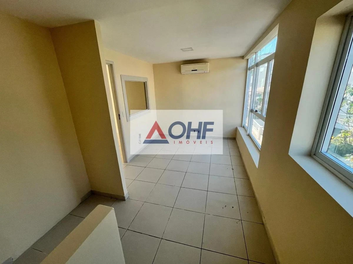 1-bedroom apartment with 300 m² and 6 parking spaces — photo 28
