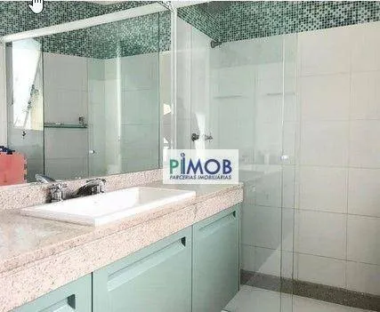 Furnished 4-bedroom apartment with 233 m² — photo 8
