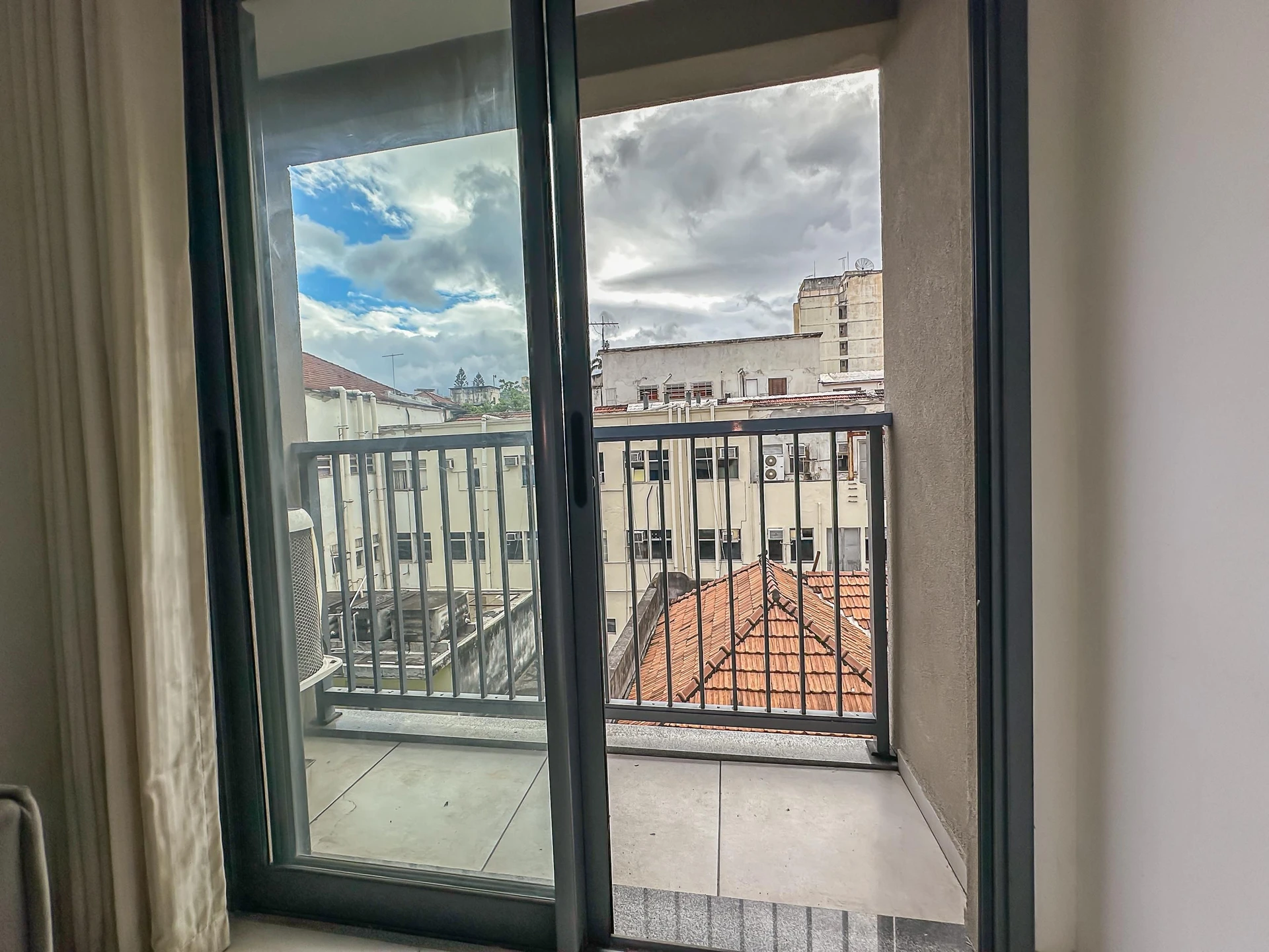 Furnished apartment, 42 m², with a glass-enclosed balcony — photo 25
