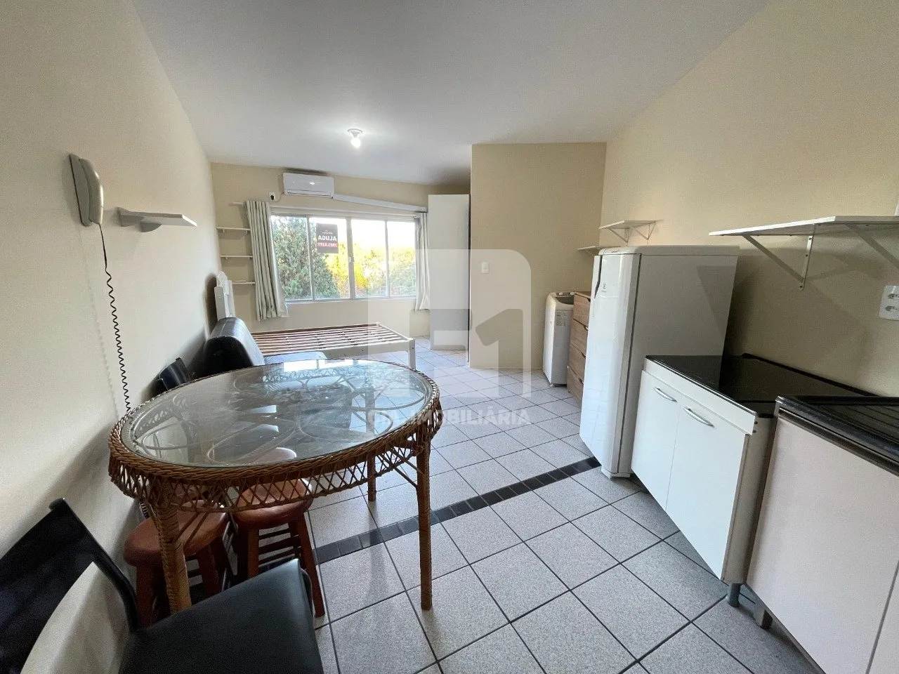 Apartamento de 1 quarto com ar-condicionado e 1 vaga — photo 2