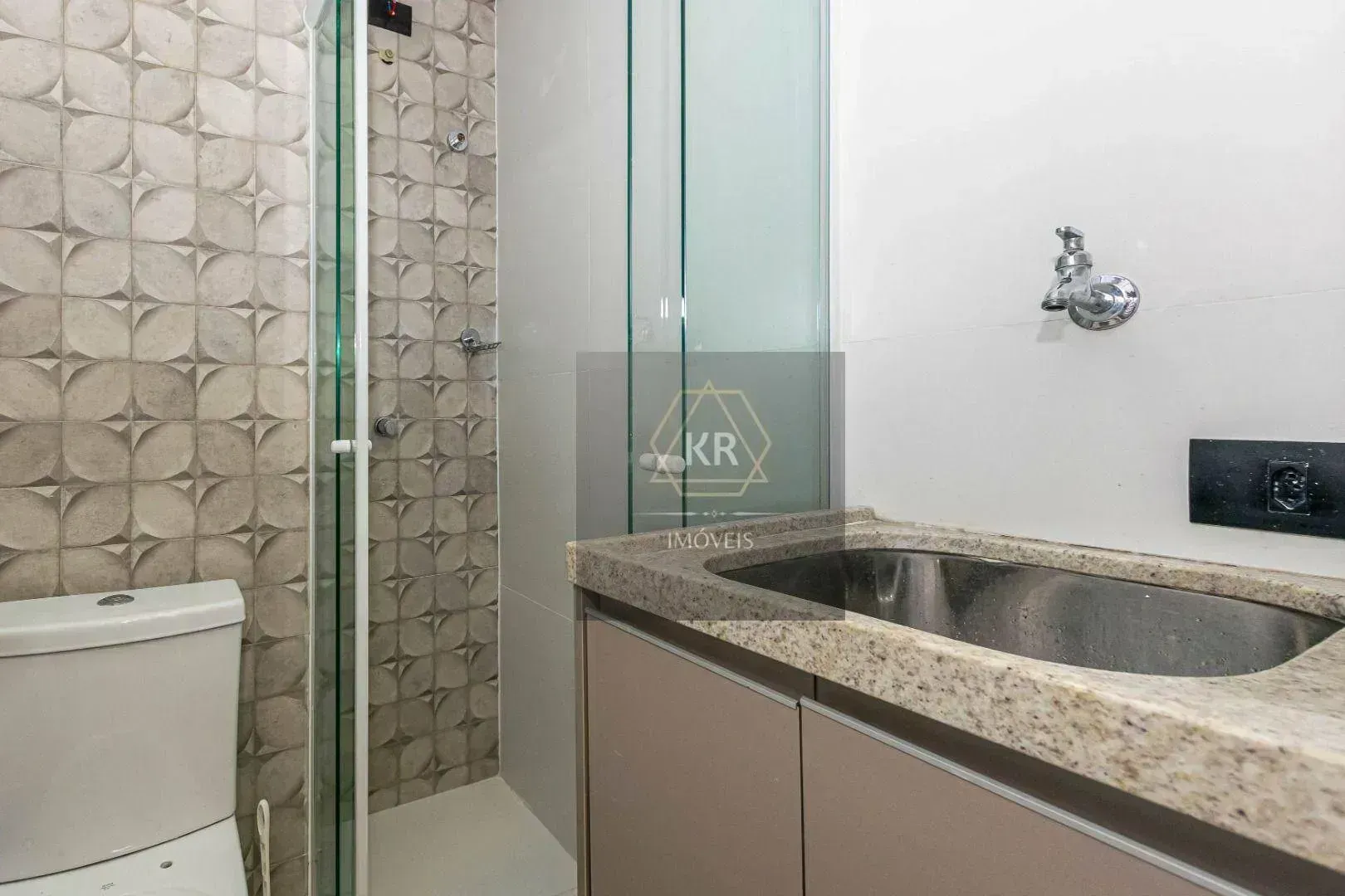 Furnished 272 m² apartment with 3 en-suites and 4 parking — photo 25