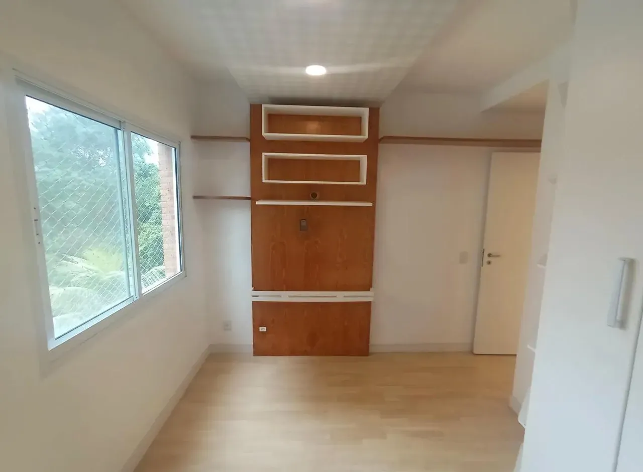3-bedroom apartment with a grill on the balcony — photo 35