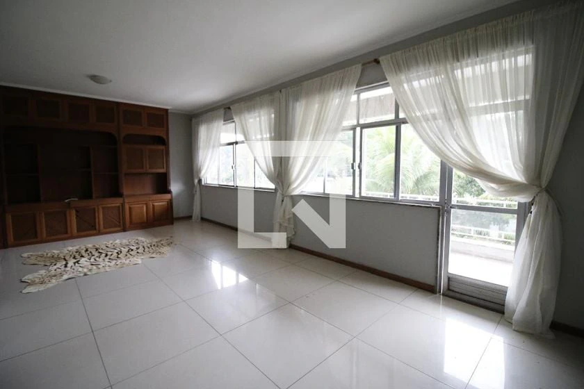 Condominium house with a balcony and private garden