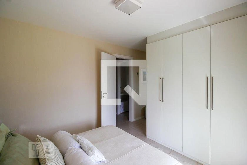 House for rent with 4 en-suite bedrooms and 450 m² — photo 48