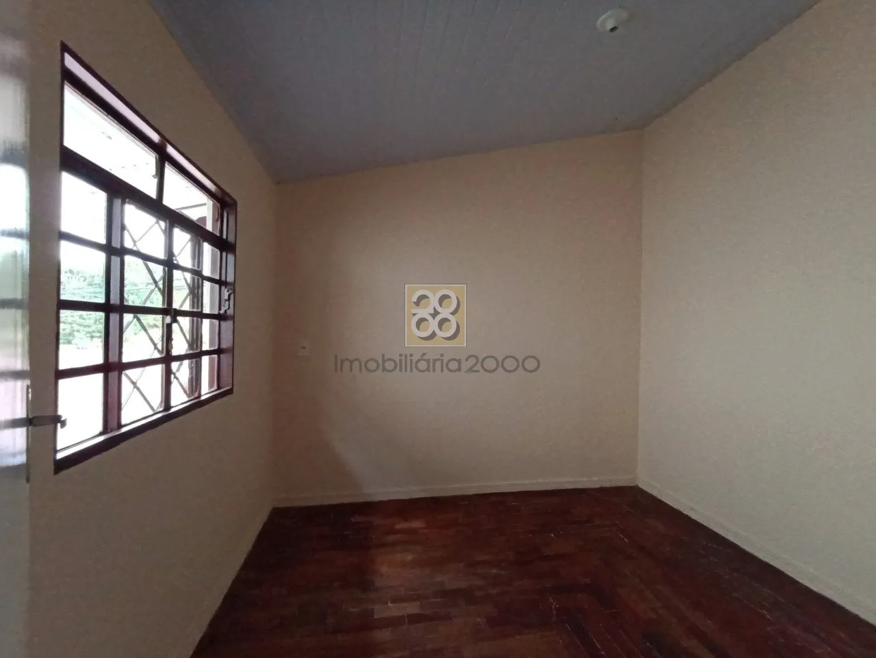 House, 40 m², with wood or laminate floors — photo 3