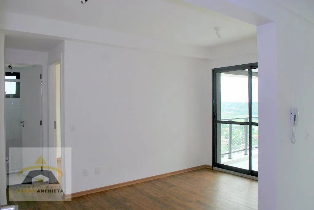Glass-enclosed balcony in a one-bedroom apartment, 42 m² — photo 4