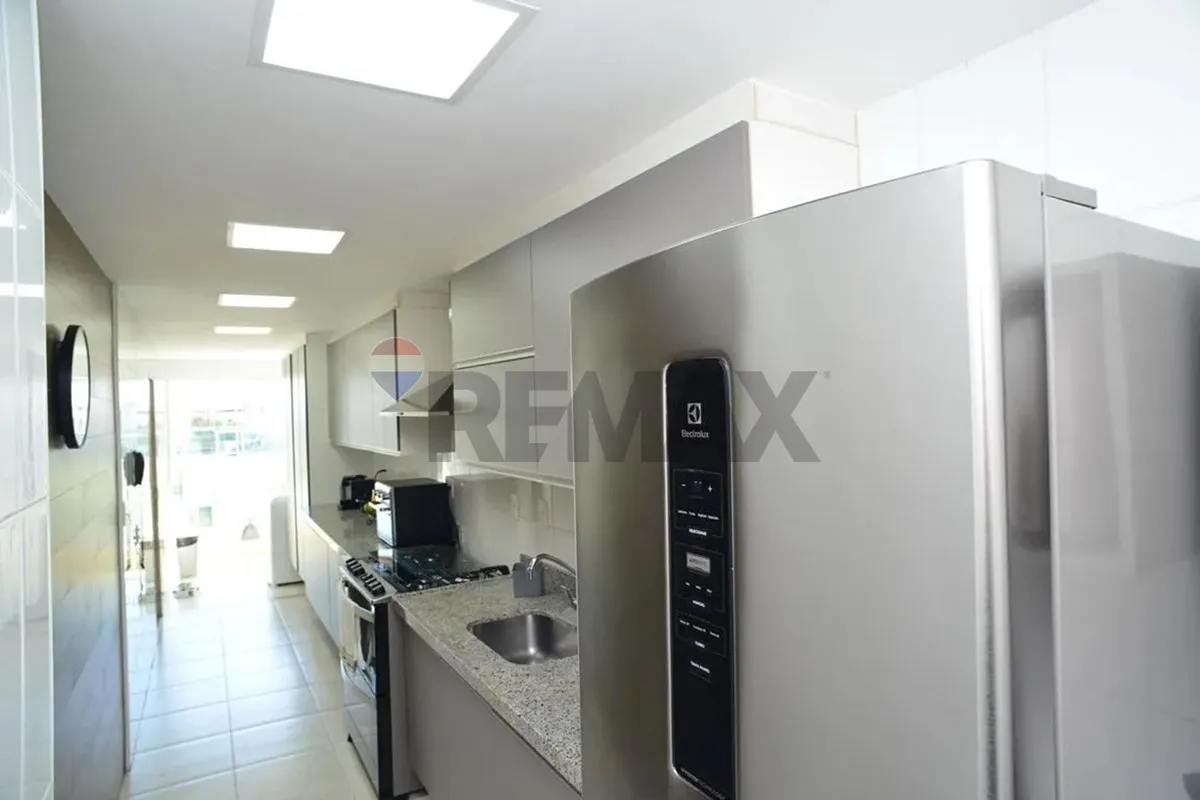 Apartment with 5 bedrooms and a glassed-in balcony — photo 4