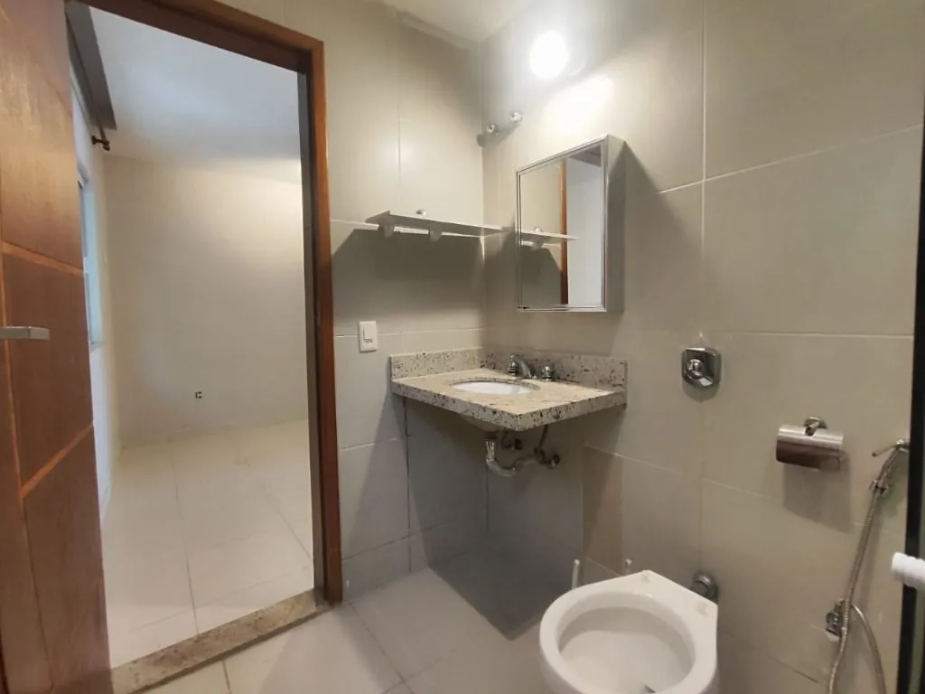 House with 5 bedrooms, 5 bathrooms, 400 m² — photo 8